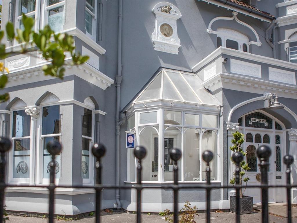 Oaklands Guest House Weymouth Bagian luar foto