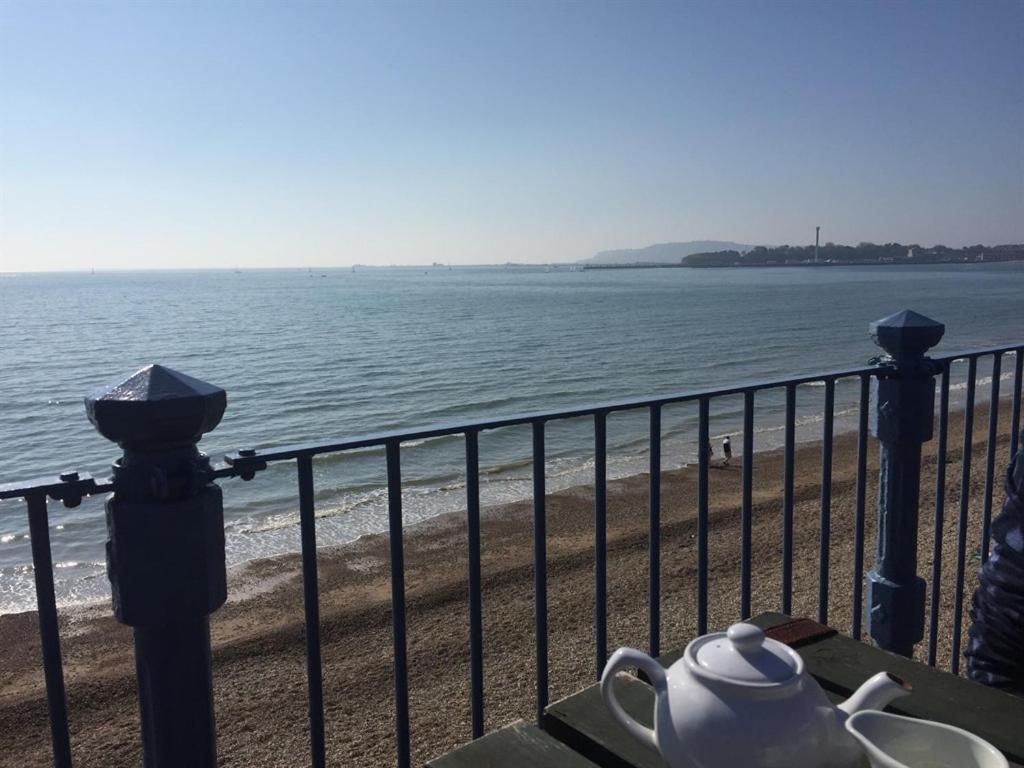 Oaklands Guest House Weymouth Bagian luar foto