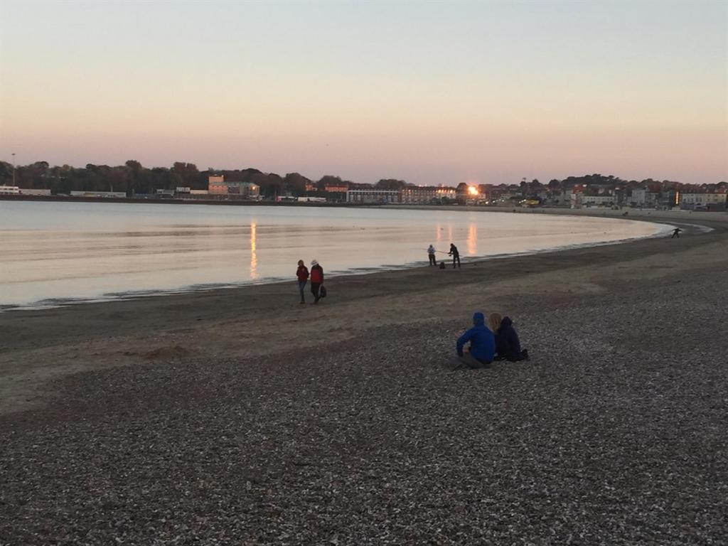 Oaklands Guest House Weymouth Bagian luar foto